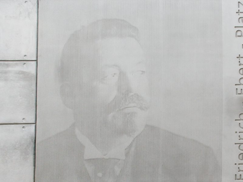 Friedrich-Ebert-Platz Frontansicht Fotomatrize